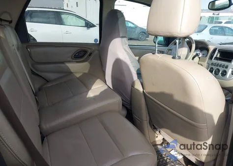 2005 Ford Escape Limited z USA, uszkodzony, nr VIN 1FMCU94155KD40552